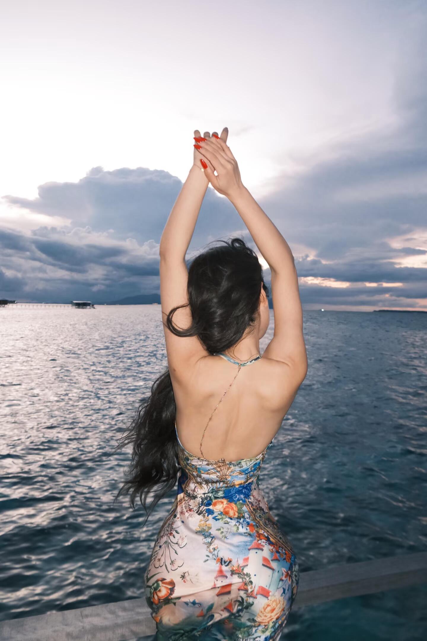 年轻就是好，前凸后又翘