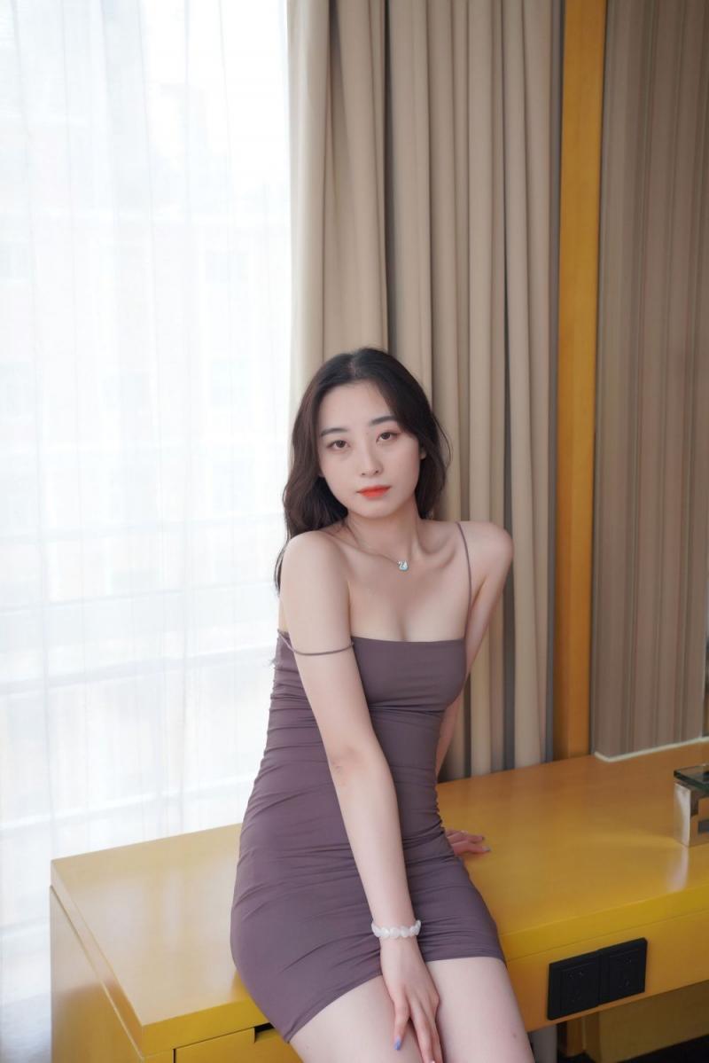 奶头很大的白嫩美乳