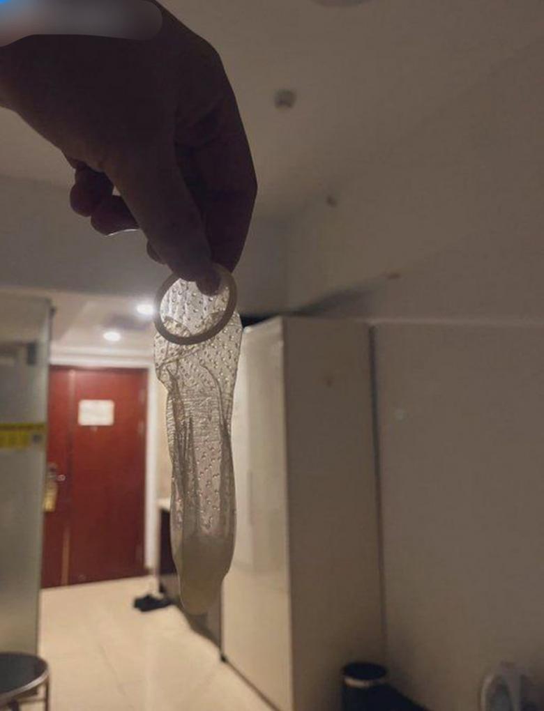 谁家母狗落我这了？快来领走！