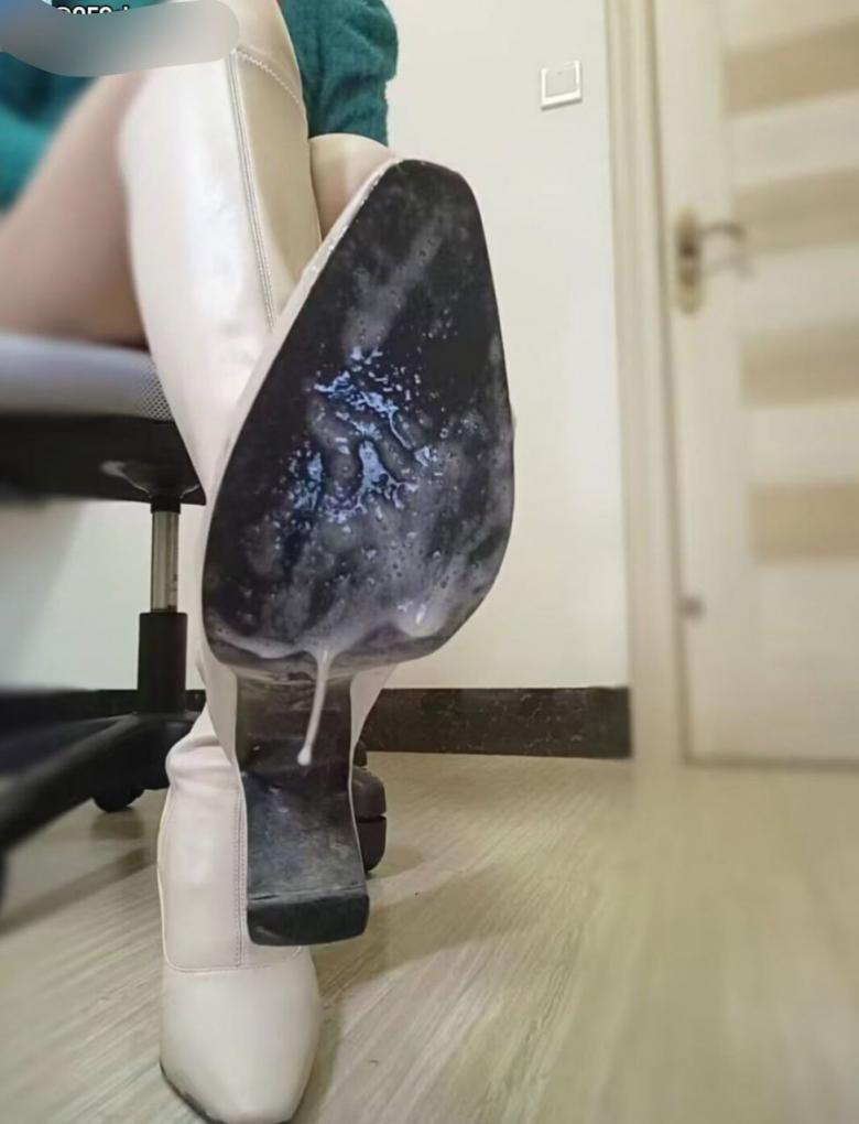 谁家母狗落我这了？快来领走！