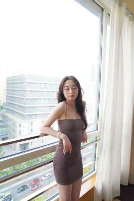 奶头很大的白嫩美乳