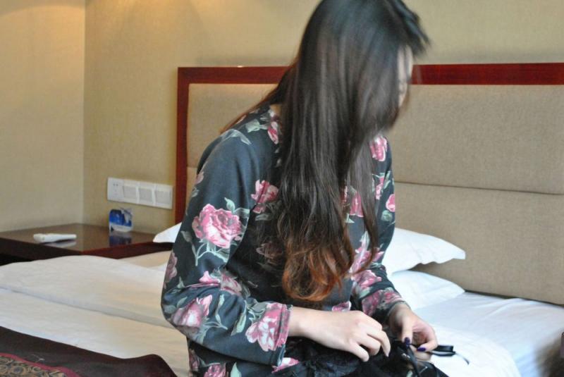 很有良家的感觉 奶子看上去很大