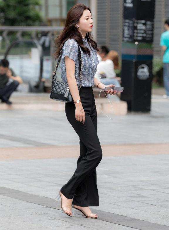 满大街的女人,你喜欢哪种气质的