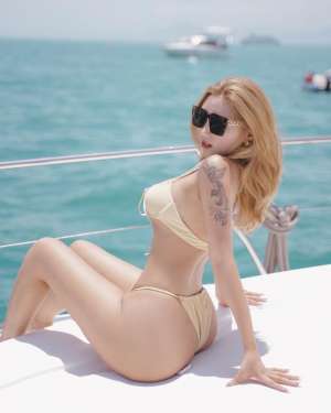 美女洁己 媚态极致