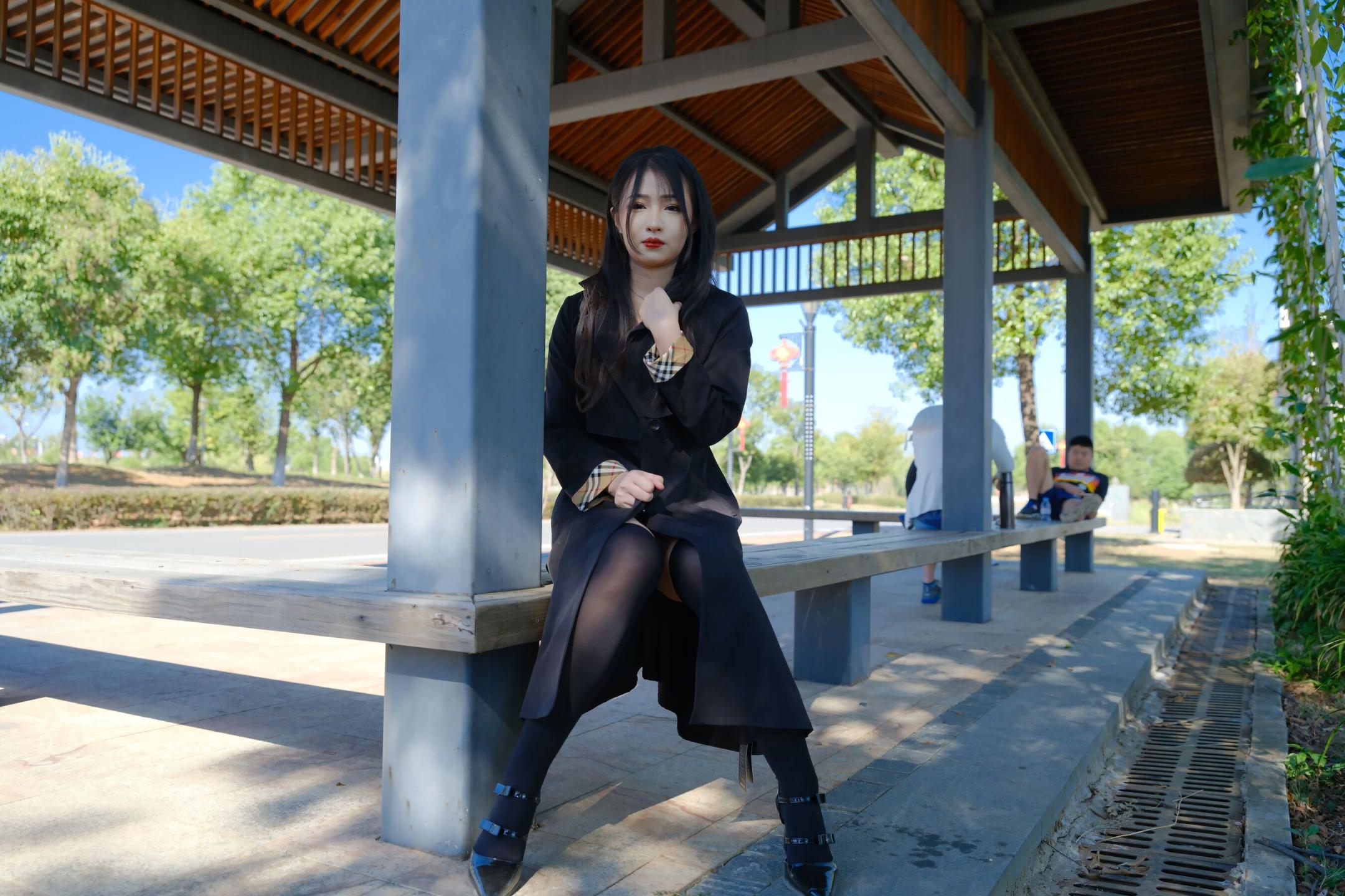 野外的黑丝是看着更爽