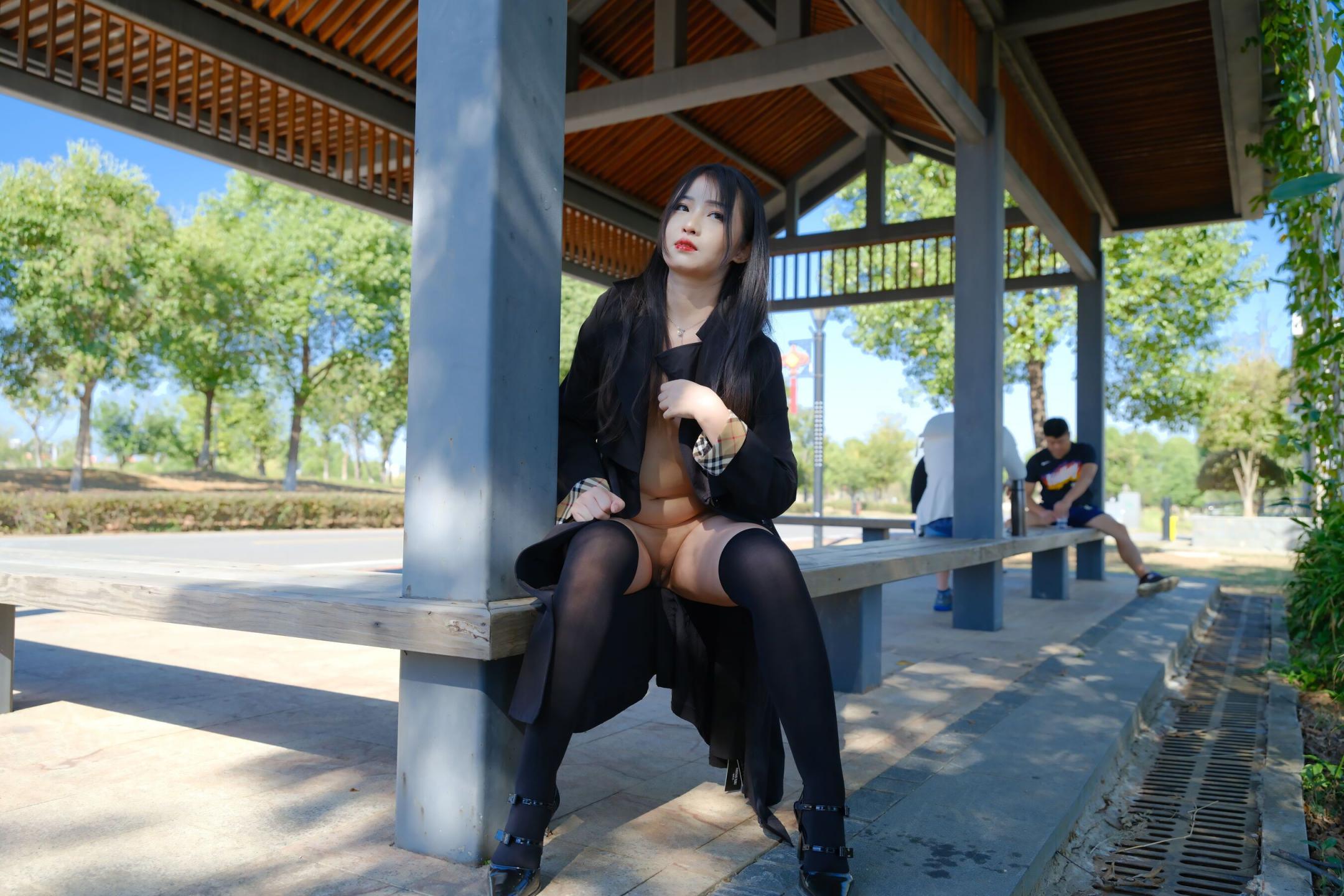 野外的黑丝是看着更爽