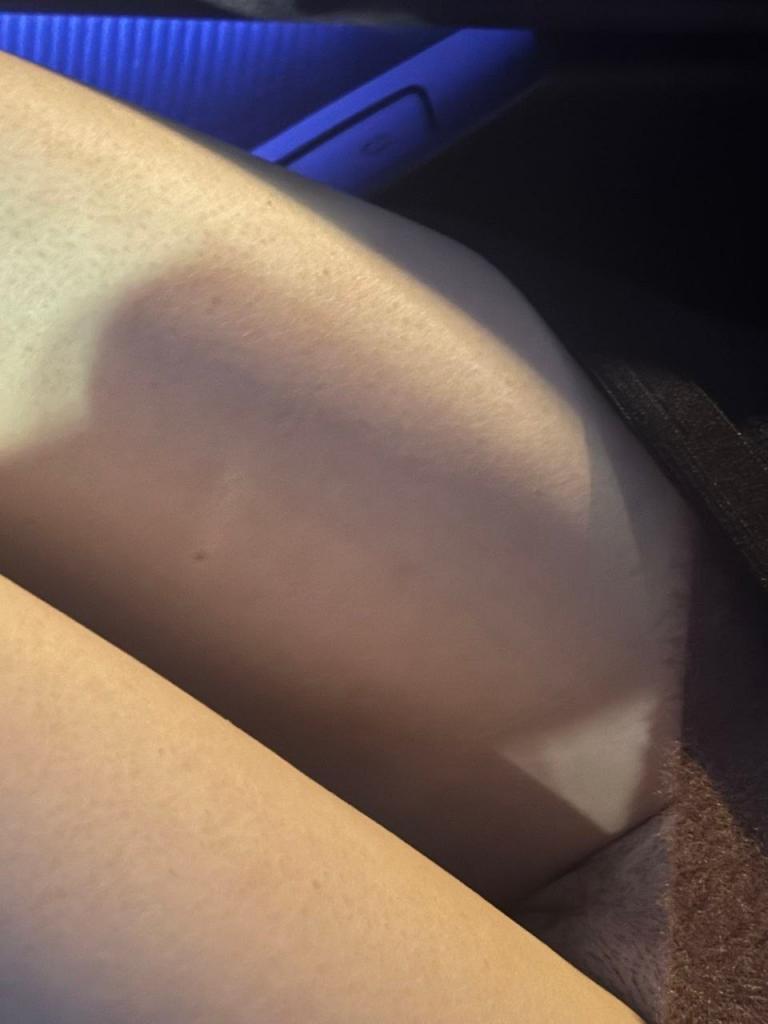 [小母狗] 大奶和嫩穴