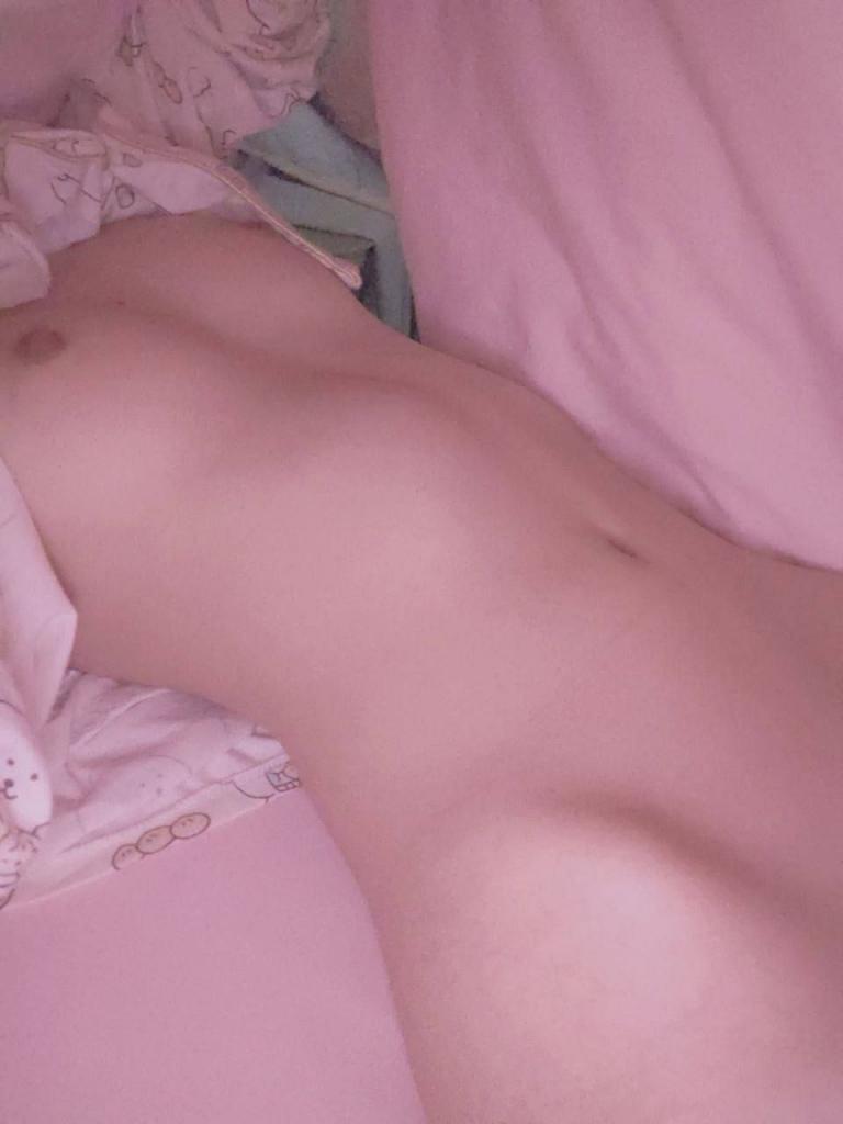 [小母狗]深夜福利 - 白嫩小穴