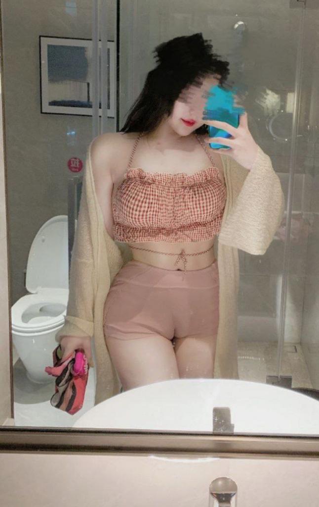 [小母狗]深夜福利 - 白嫩小穴