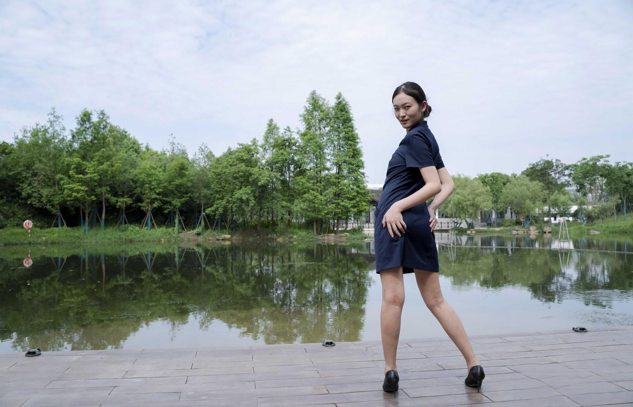 这迷人的小屁股真是舒服