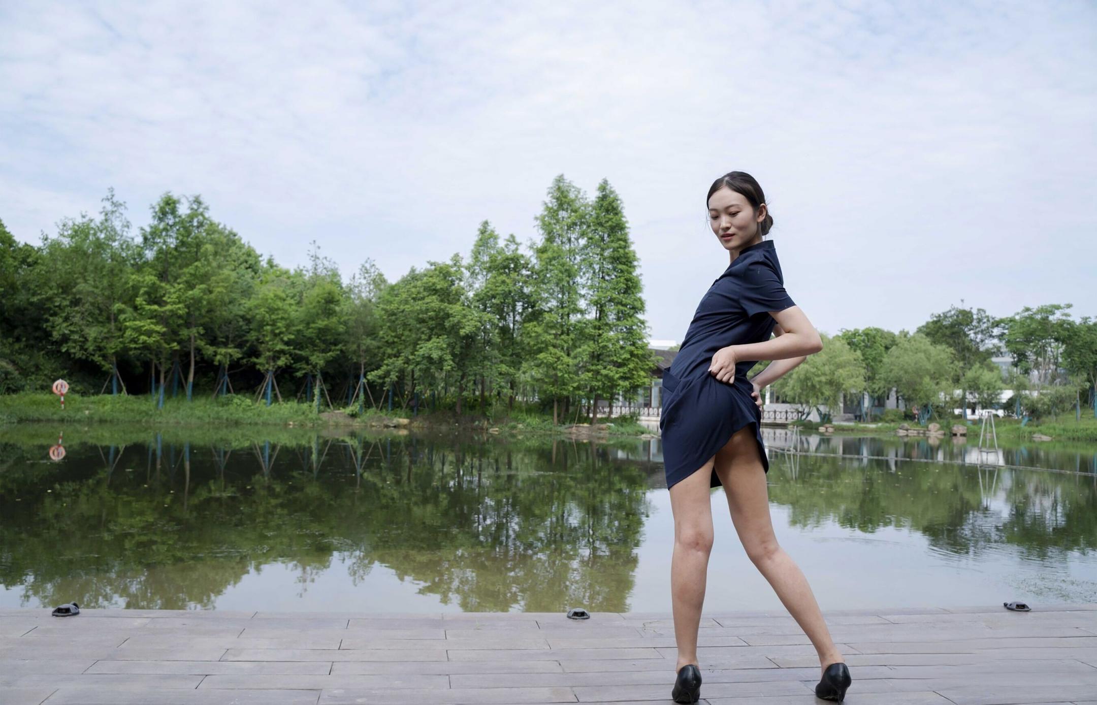 这迷人的小屁股真是舒服