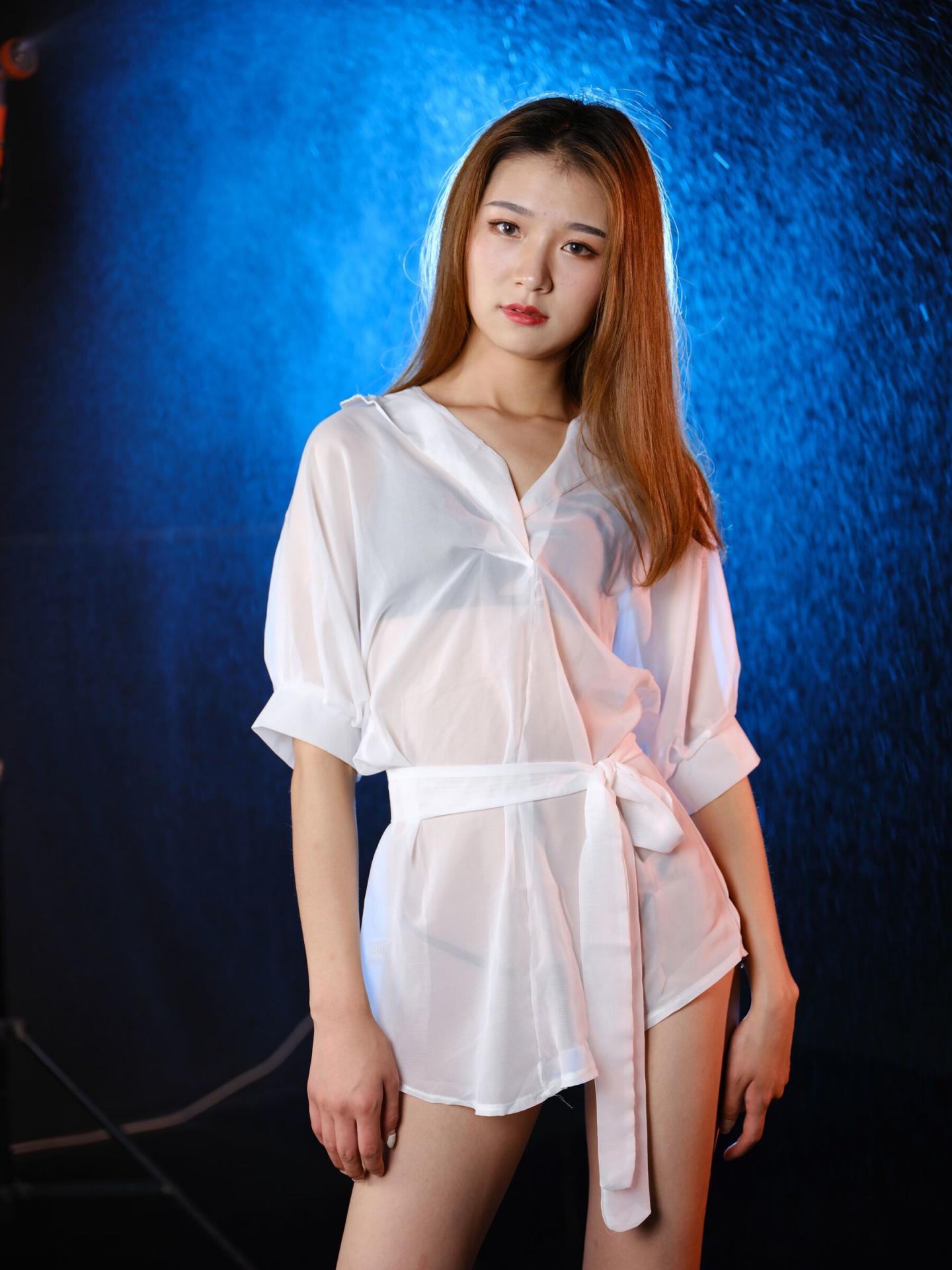 白衬衫还是有诱惑力的