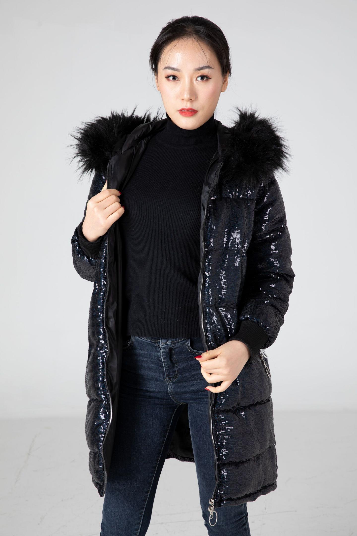 气质少妇脱掉衣服更美妙