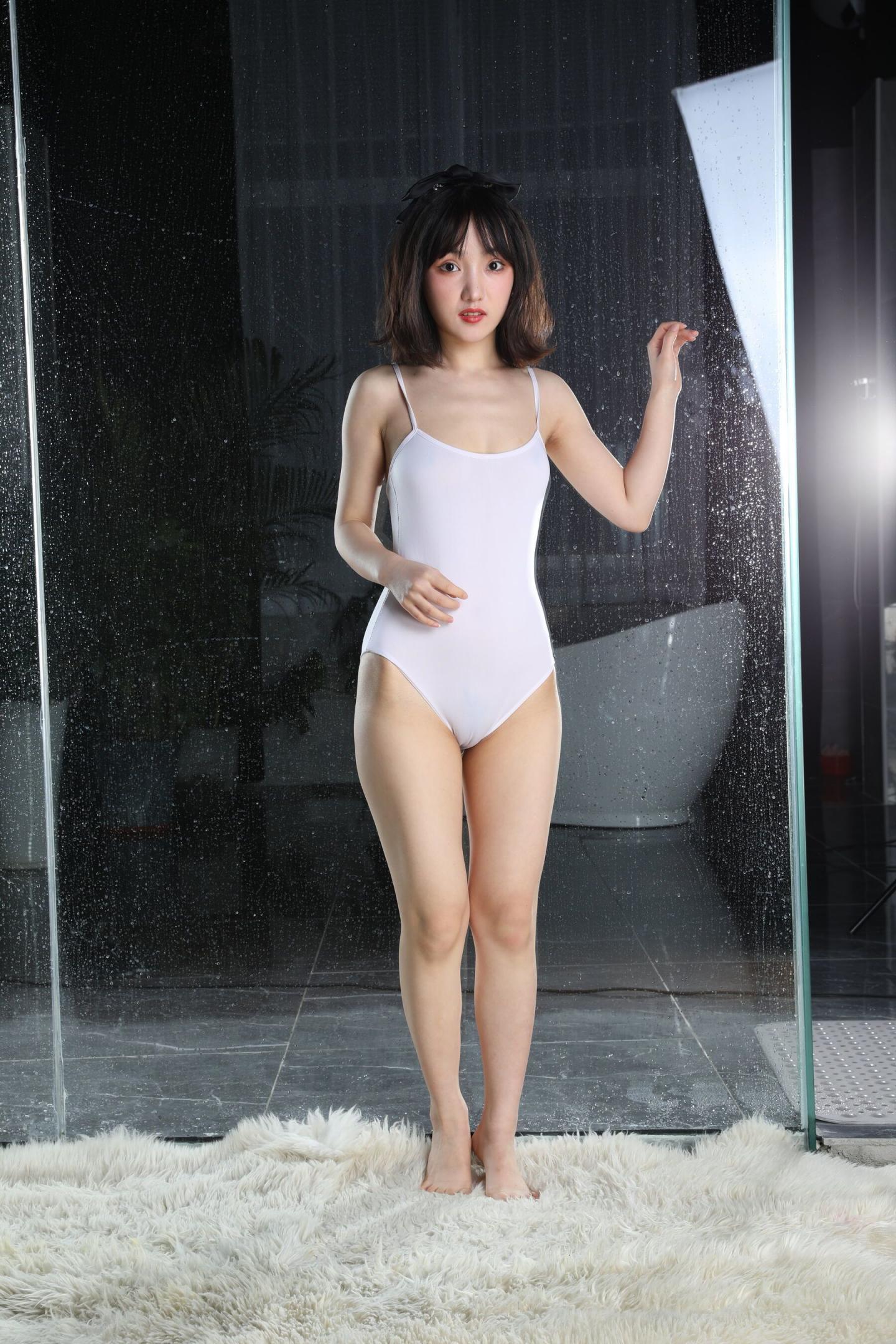 体态优美的妹子像是学过舞蹈