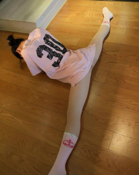 绝顶恼杀闷绝动图之M腿開開亚洲大M腿