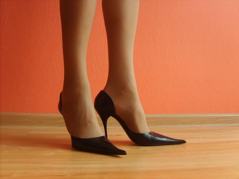 美女鞋子的诱惑