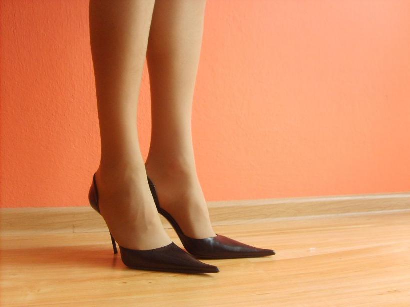 美女鞋子的诱惑