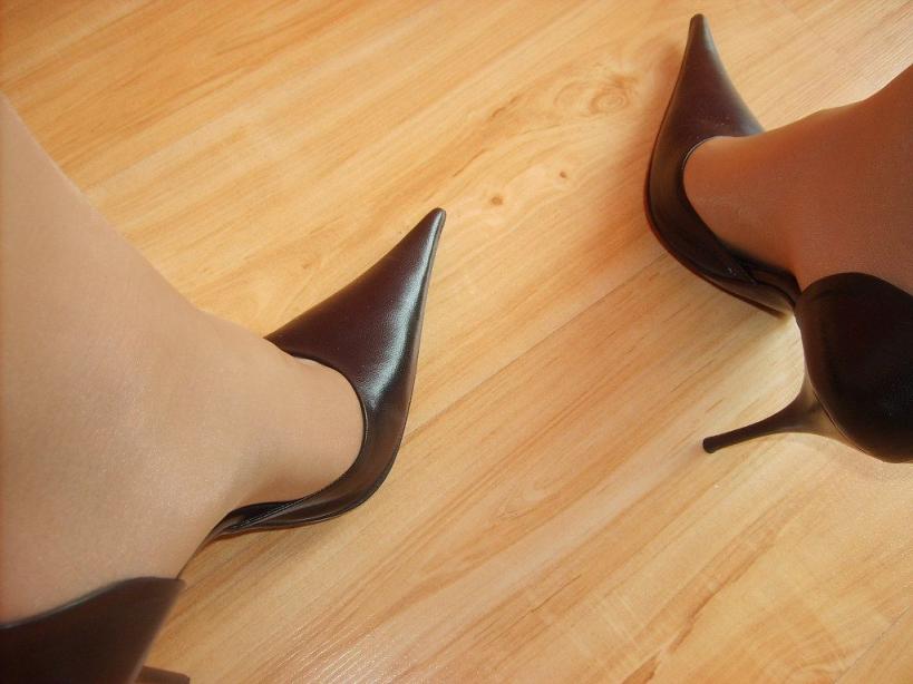 美女鞋子的诱惑