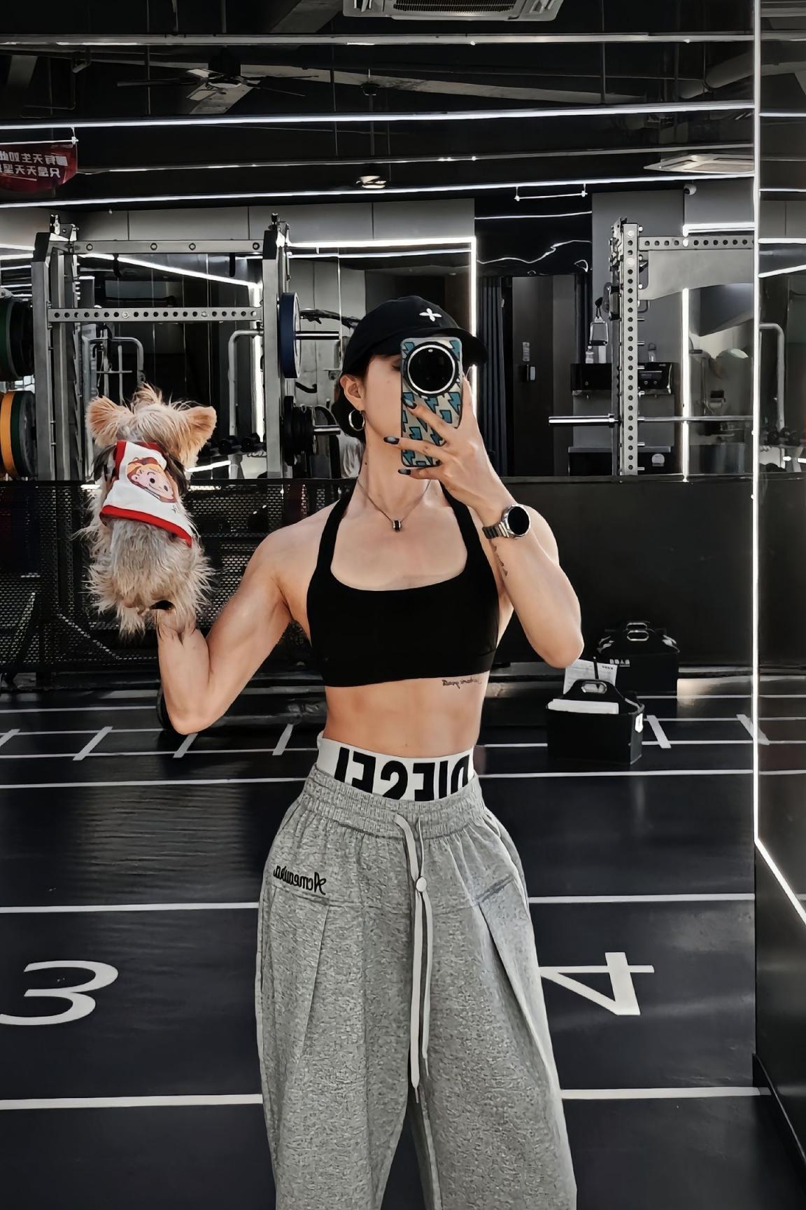 健身美女好身材