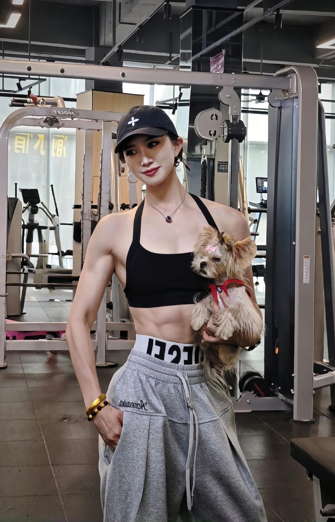 健身美女好身材