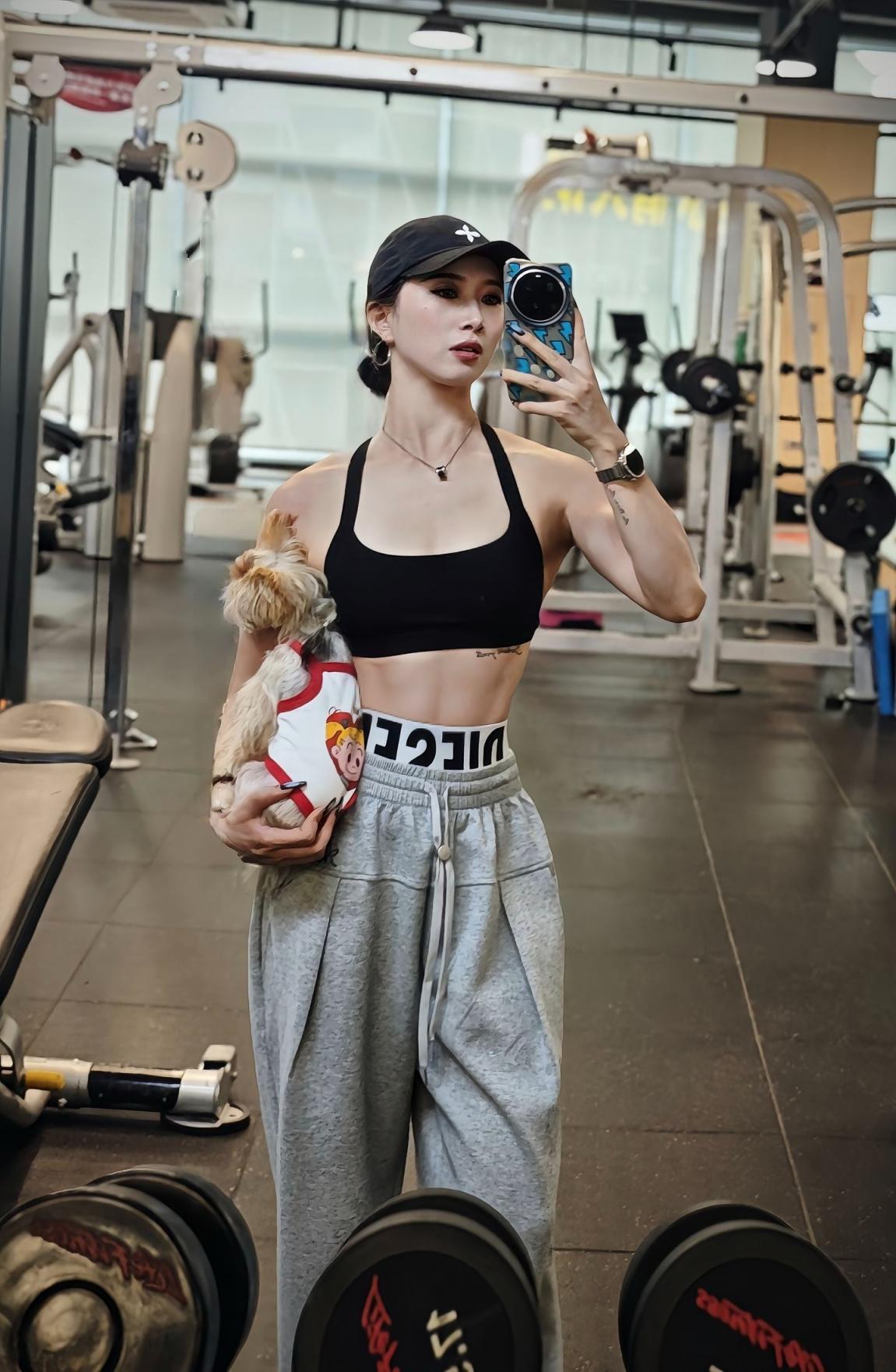 健身美女好身材