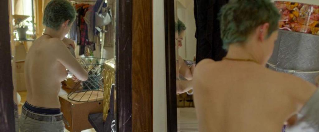 老佛爷的偏爱，《暮光之城》女主克里斯汀·斯图尔特的一些大尺度照片