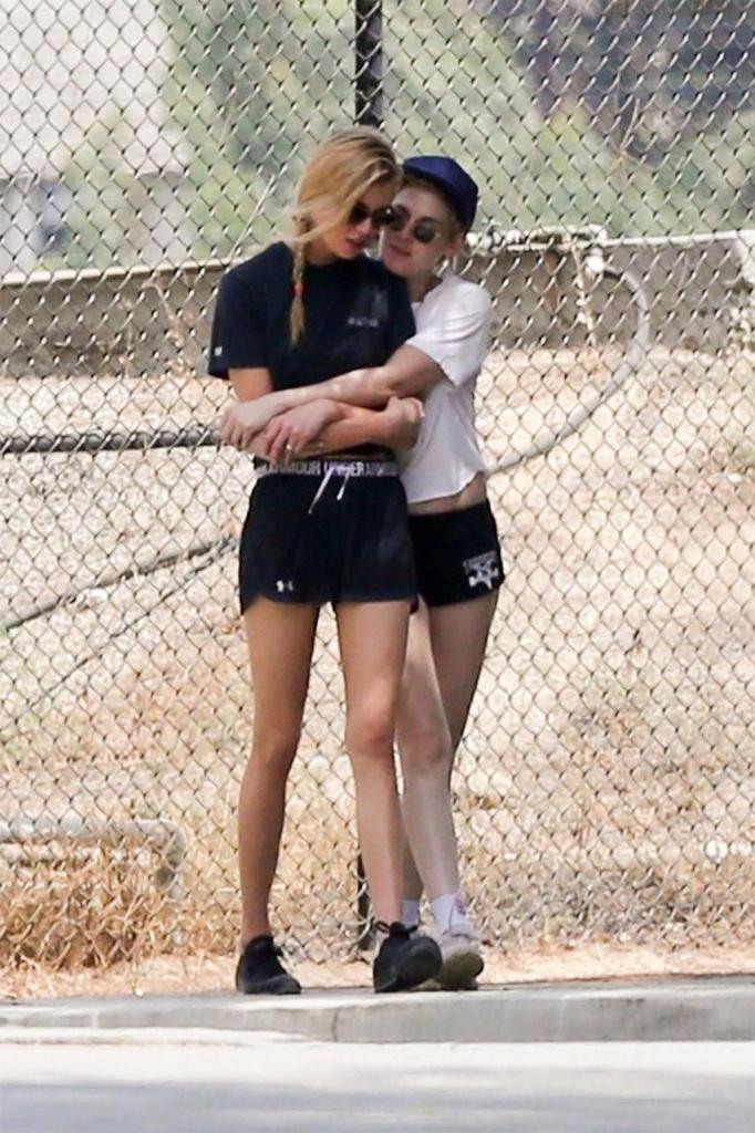 老佛爷的偏爱，《暮光之城》女主克里斯汀·斯图尔特的一些大尺度照片