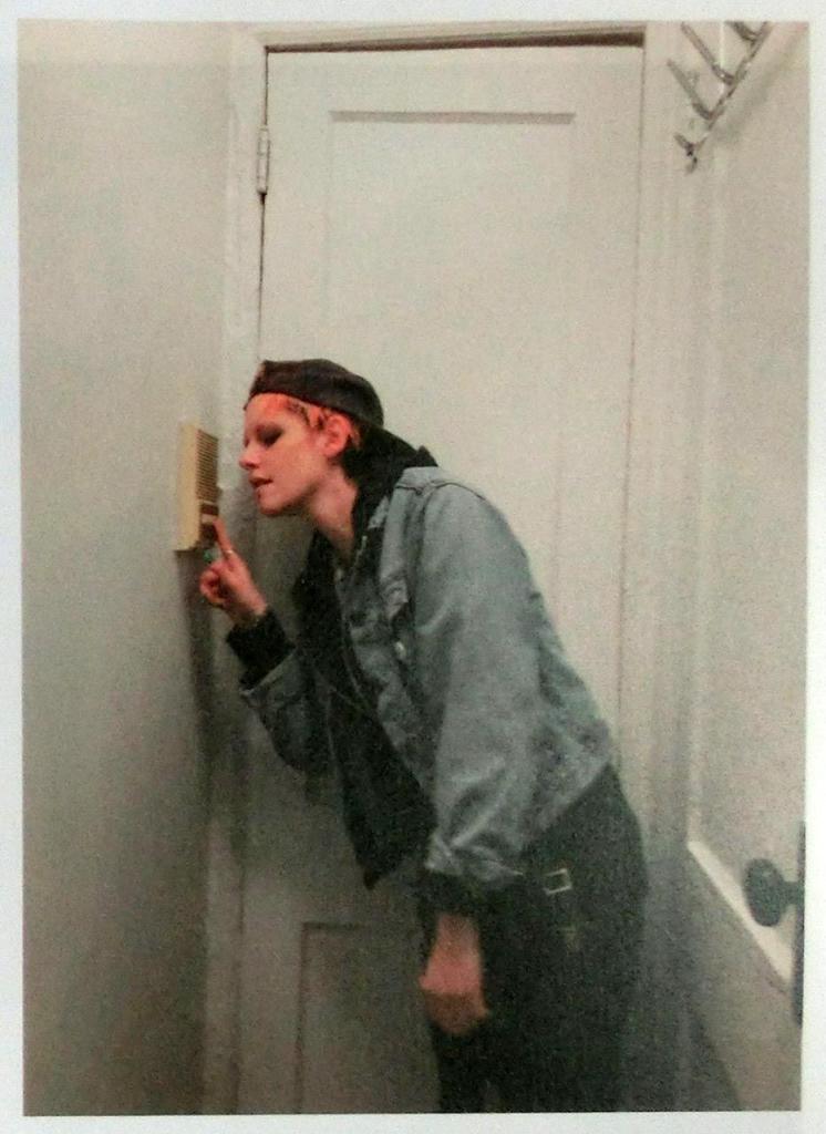 老佛爷的偏爱，《暮光之城》女主克里斯汀·斯图尔特的一些大尺度照片