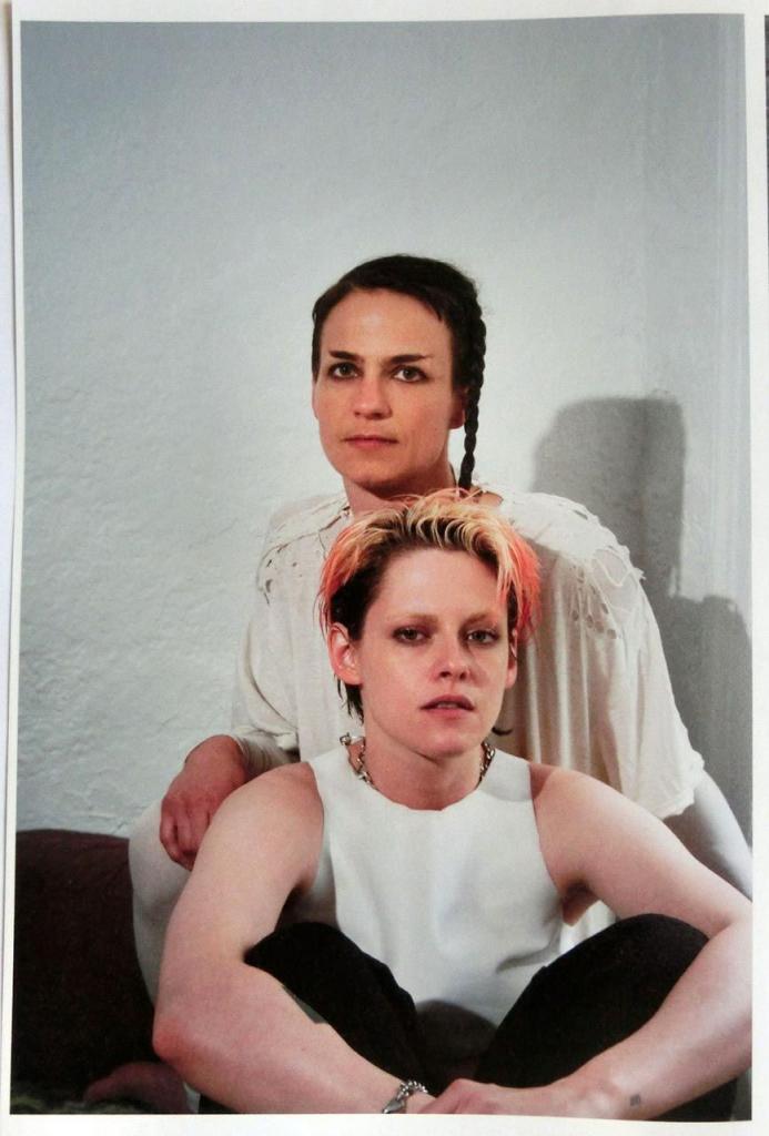 老佛爷的偏爱，《暮光之城》女主克里斯汀·斯图尔特的一些大尺度照片