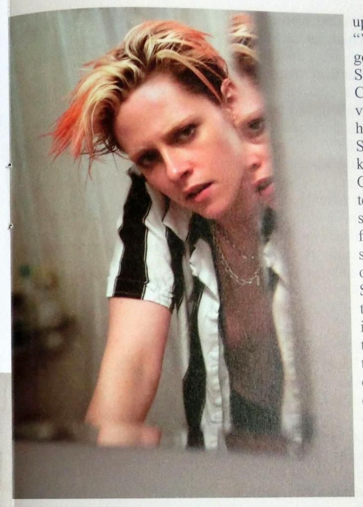 老佛爷的偏爱，《暮光之城》女主克里斯汀·斯图尔特的一些大尺度照片