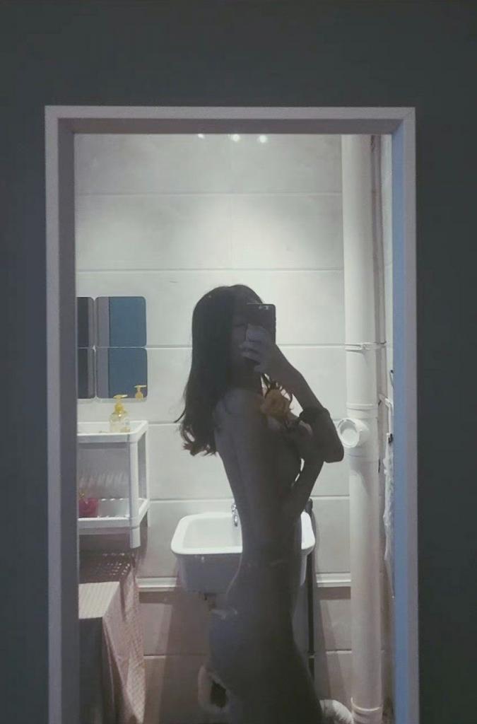 在镜子面前拍穴给你看，收藏多年的个人癖好