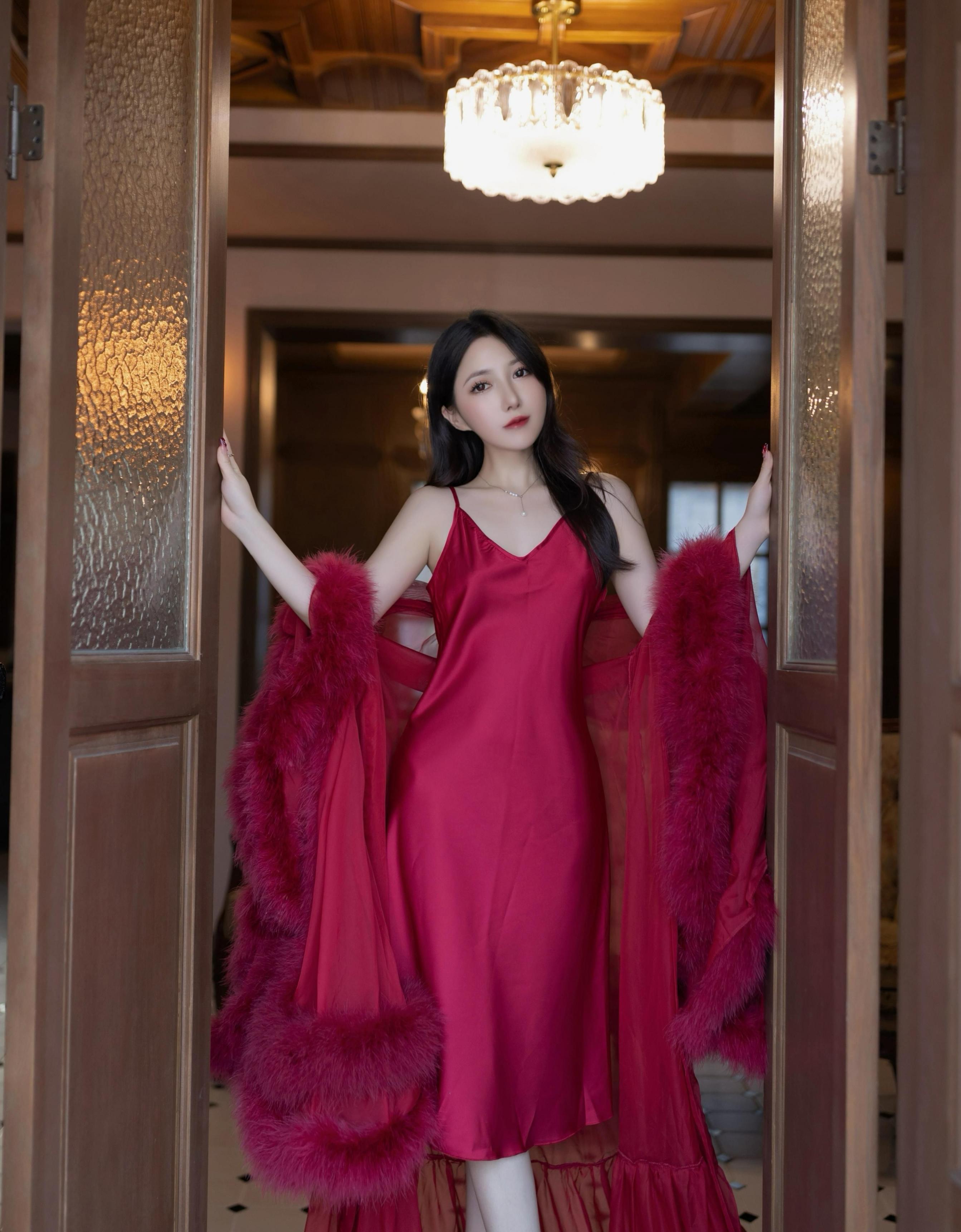 秀人网人气女神鱼子酱 - 玫瑰会枯萎，但浪漫不会