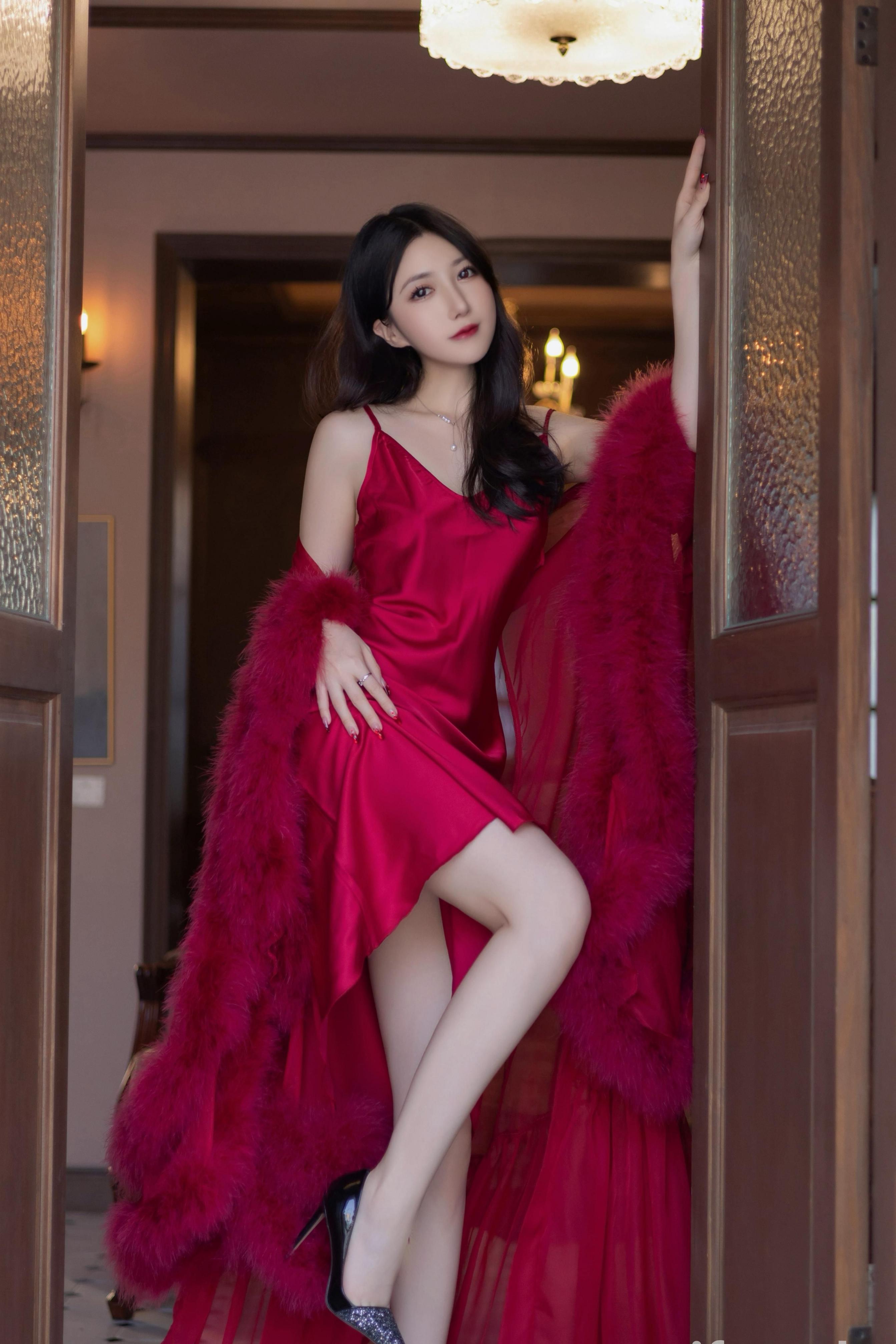 秀人网人气女神鱼子酱 - 玫瑰会枯萎，但浪漫不会