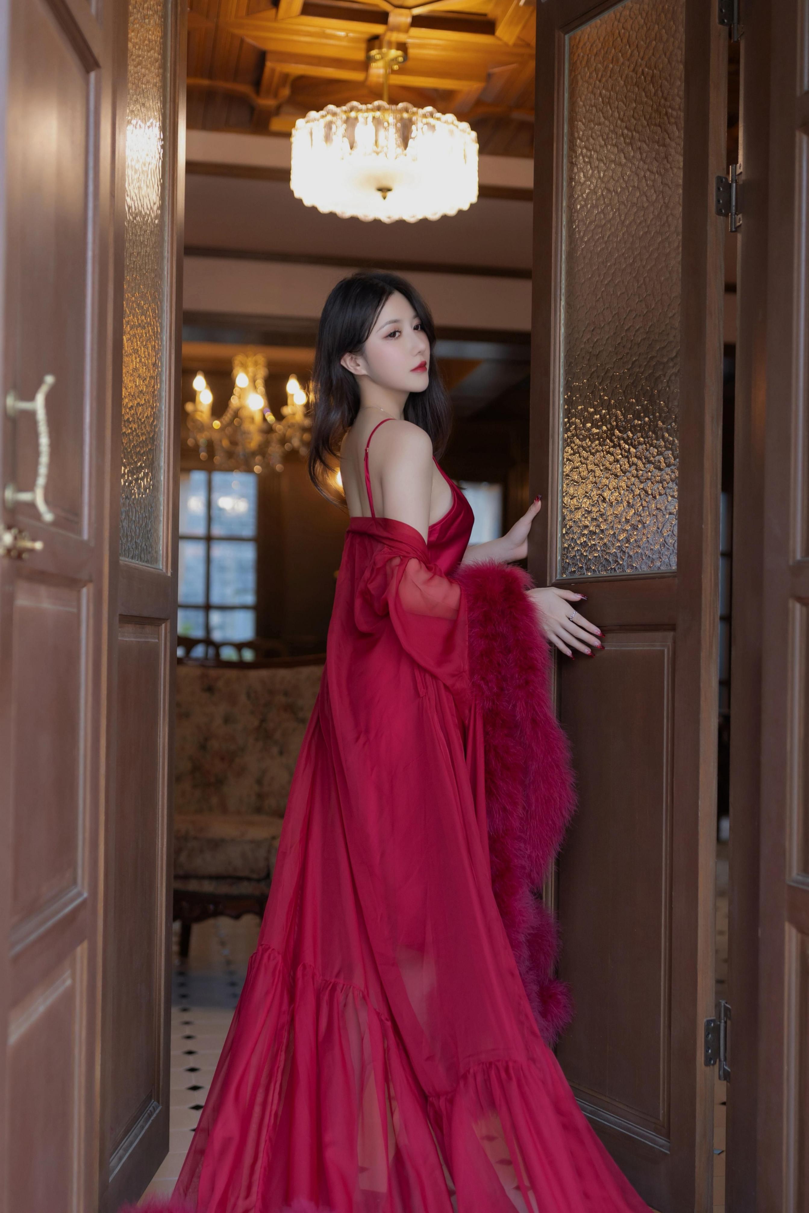 秀人网人气女神鱼子酱 - 玫瑰会枯萎，但浪漫不会