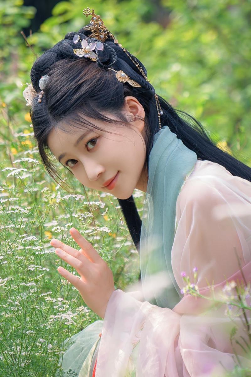 极品美乳古装妹子