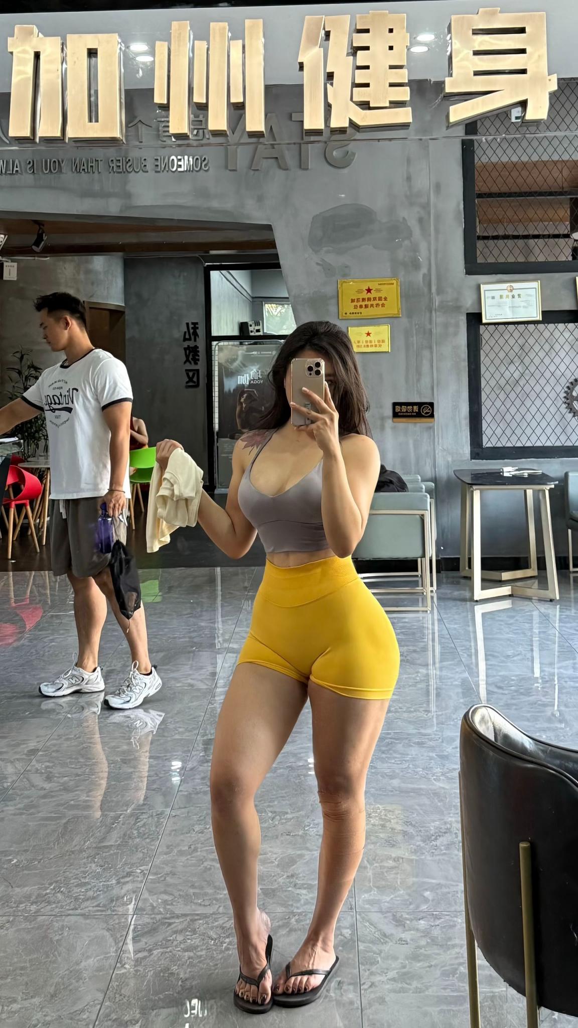 健身性感小烧鸡