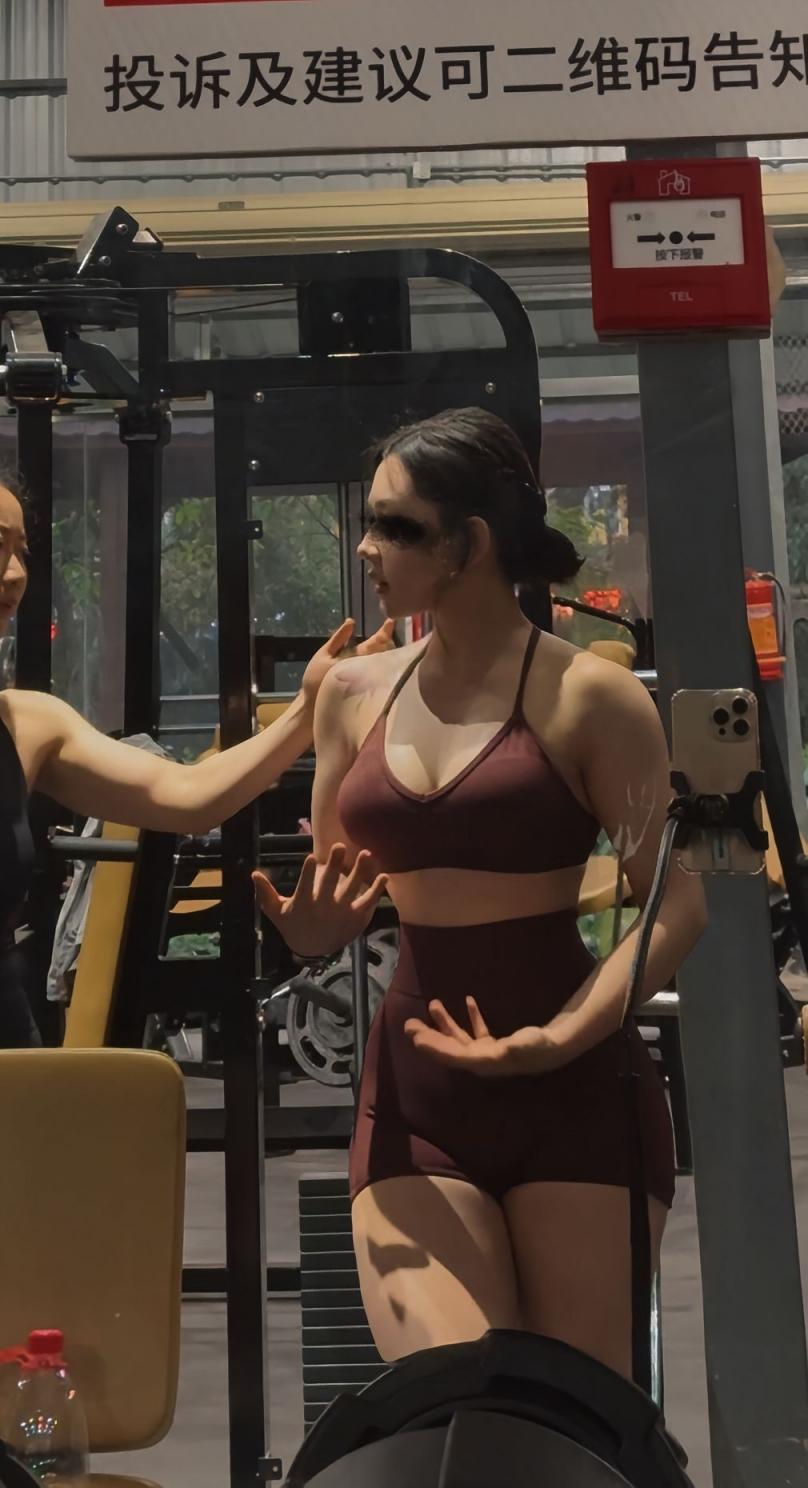 健身性感小烧鸡