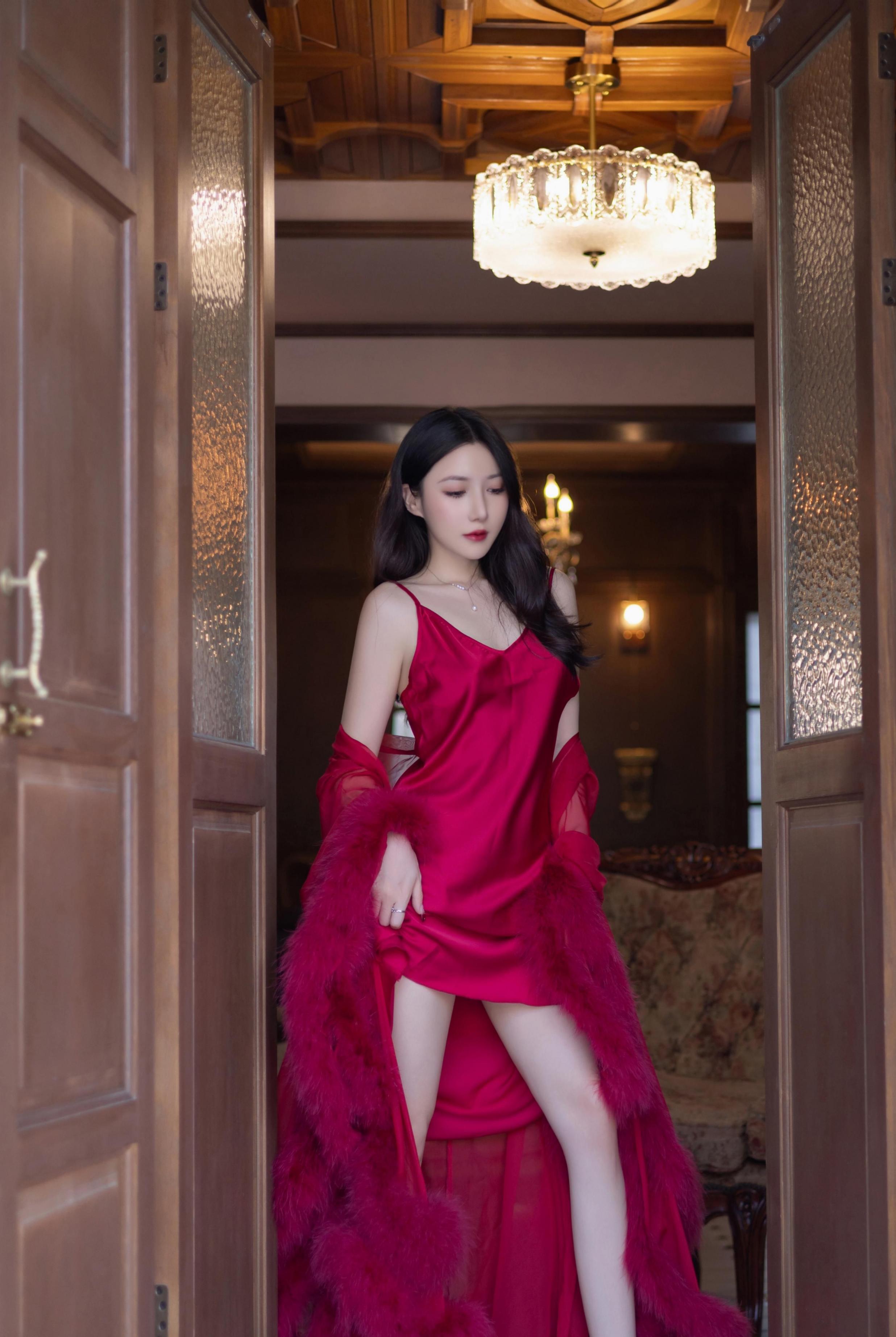 秀人网人气女神鱼子酱 - 玫瑰会枯萎但浪漫不会