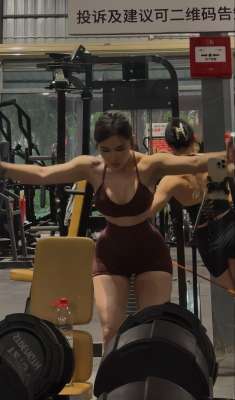 健身性感小烧鸡