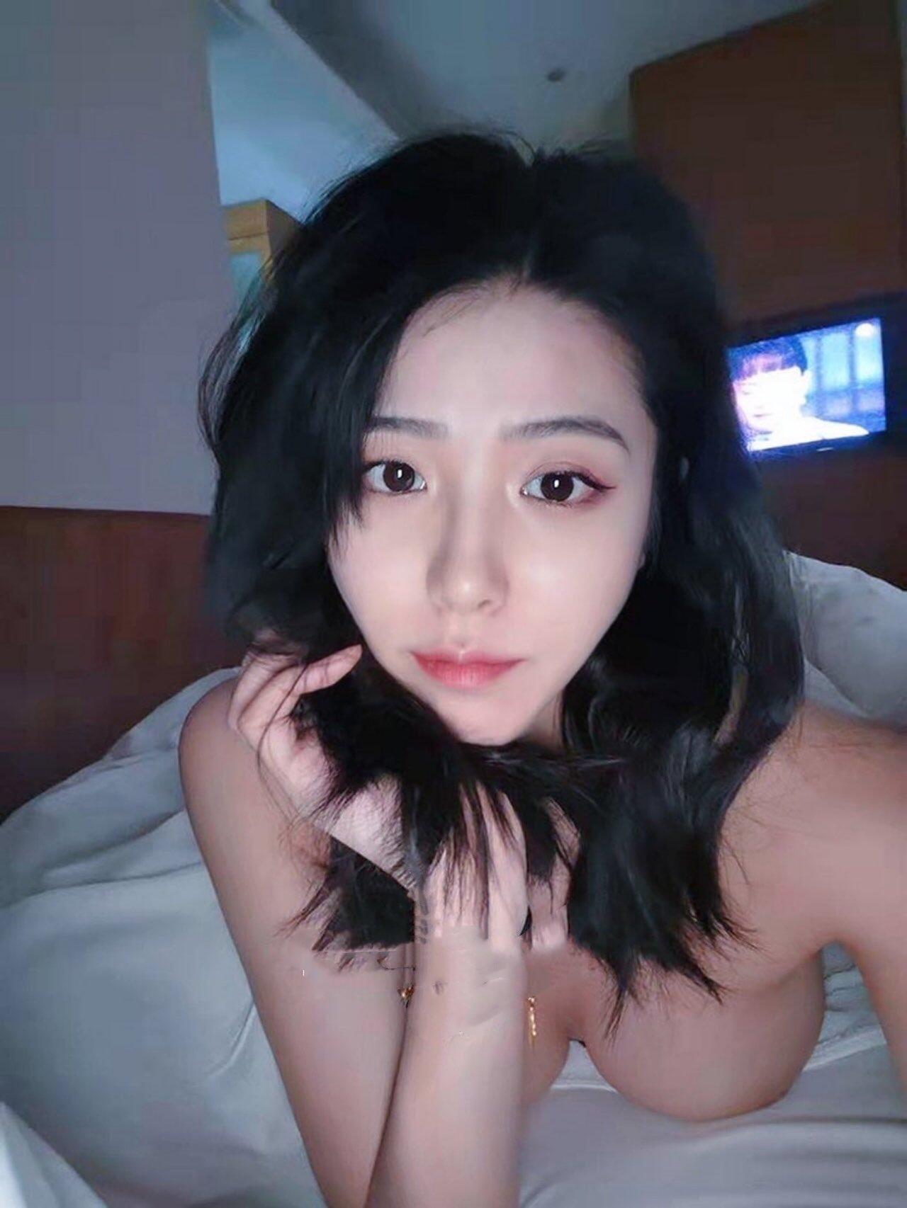 [反差女神]人前女神VS反差母狗 2025072801