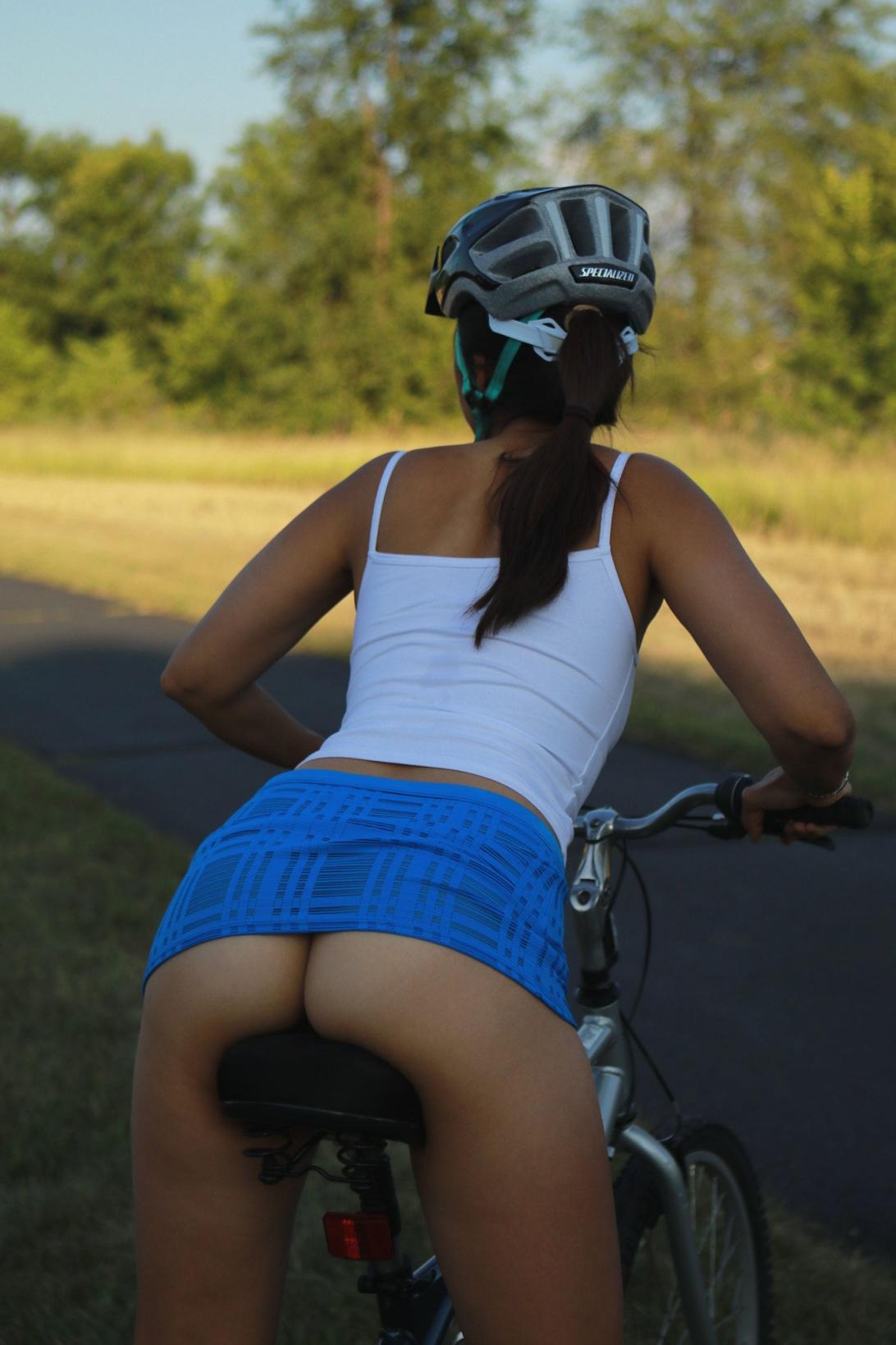 海边美丽性感的阿姨