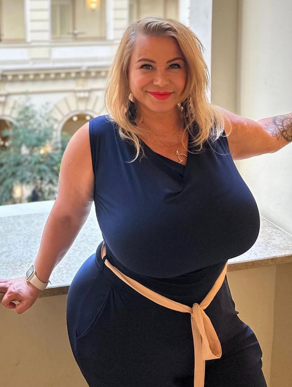 欧美五十路熟妇，丰美摄人心魄