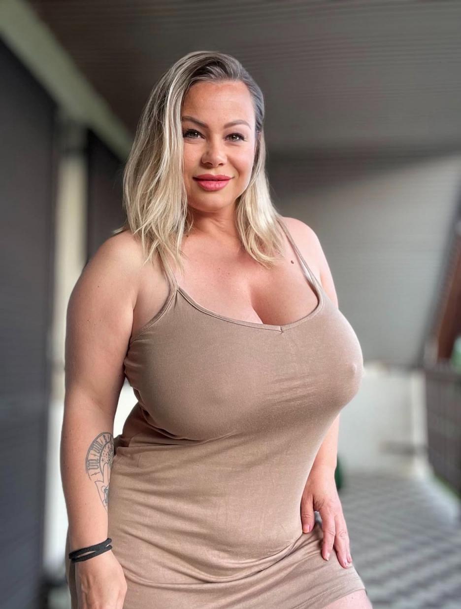 欧美五十路熟妇，丰美摄人心魄