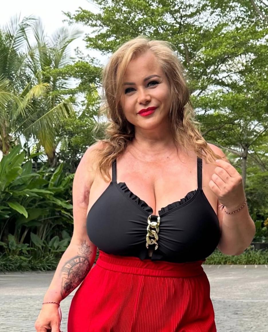 欧美五十路熟妇，丰美摄人心魄