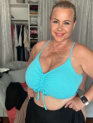 欧美五十路熟妇，丰美摄人心魄