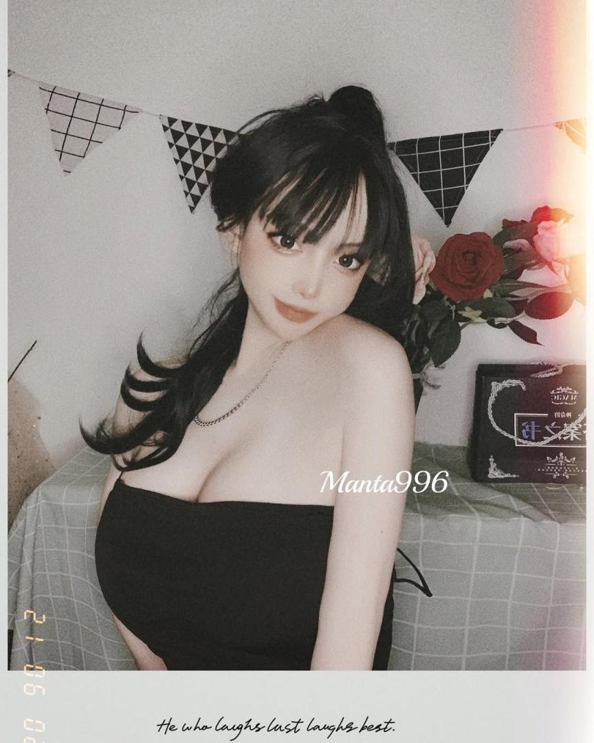 童颜巨乳 网红娃娃脸却有F杯大奶——Manta