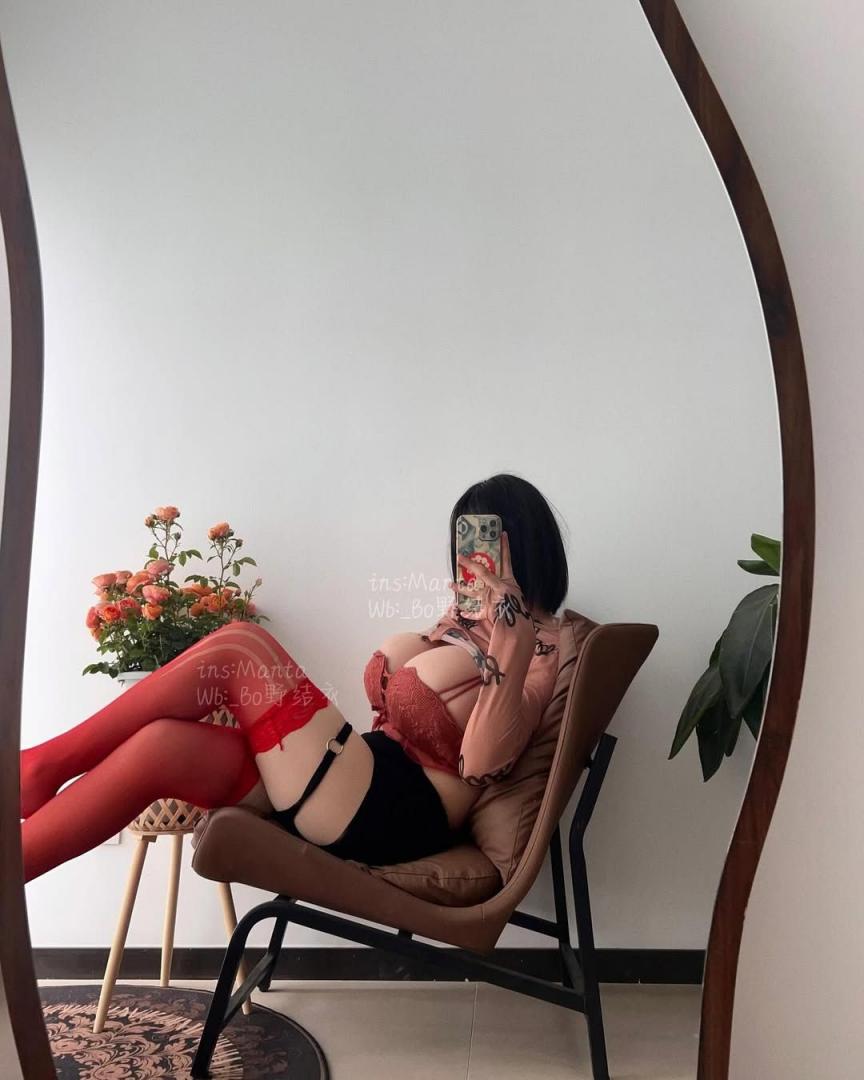 童颜巨乳 网红娃娃脸却有F杯大奶——Manta