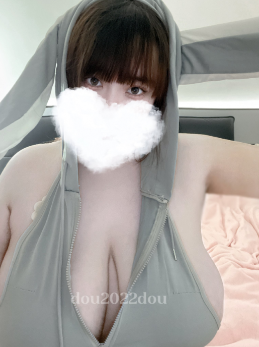 一头闷死在L杯的大奶之中——蔡文姬兜兜