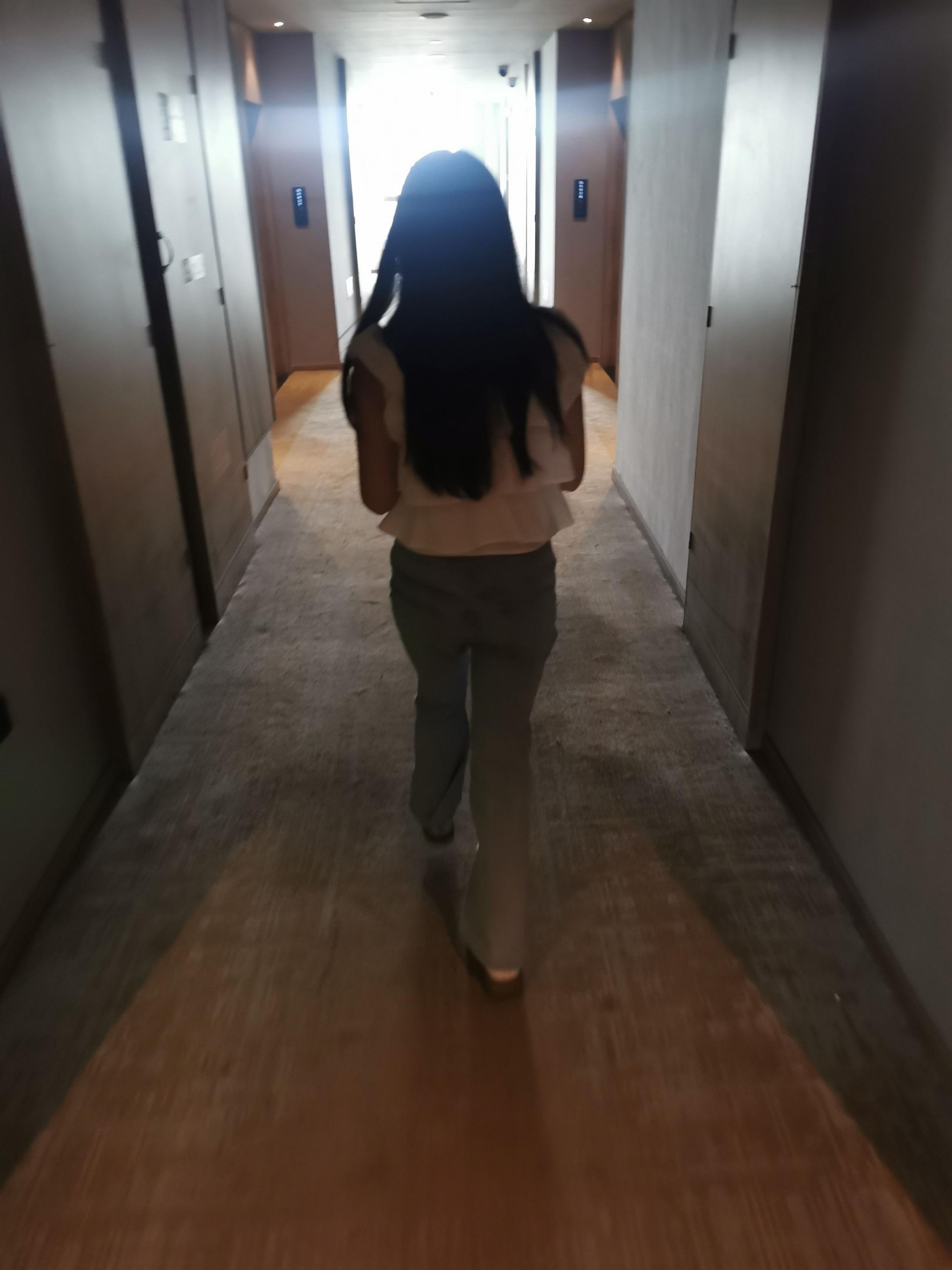 华师大，女大学生年轻的身体就是好，没有人永远十八岁，但永远有人十八岁！