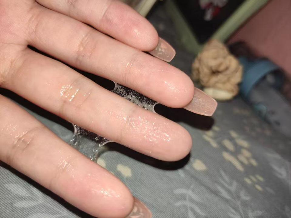 骚母狗流水的逼